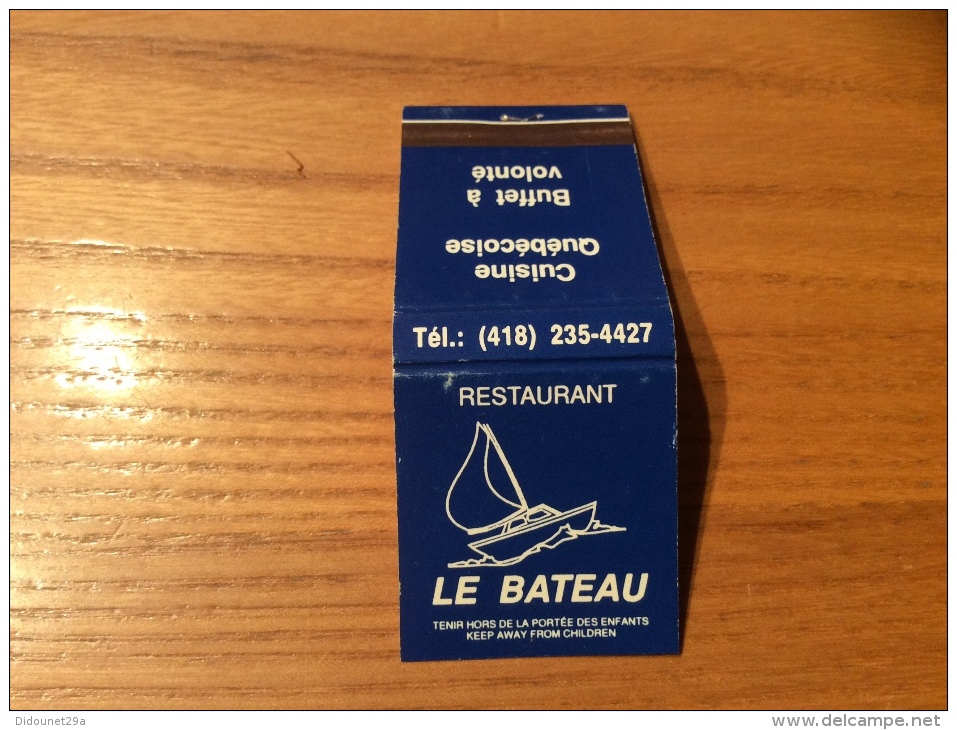 Pochette D´allumettes Canada "RESTAURANT LE BATEAU - QUEBEC" - Boites D'allumettes