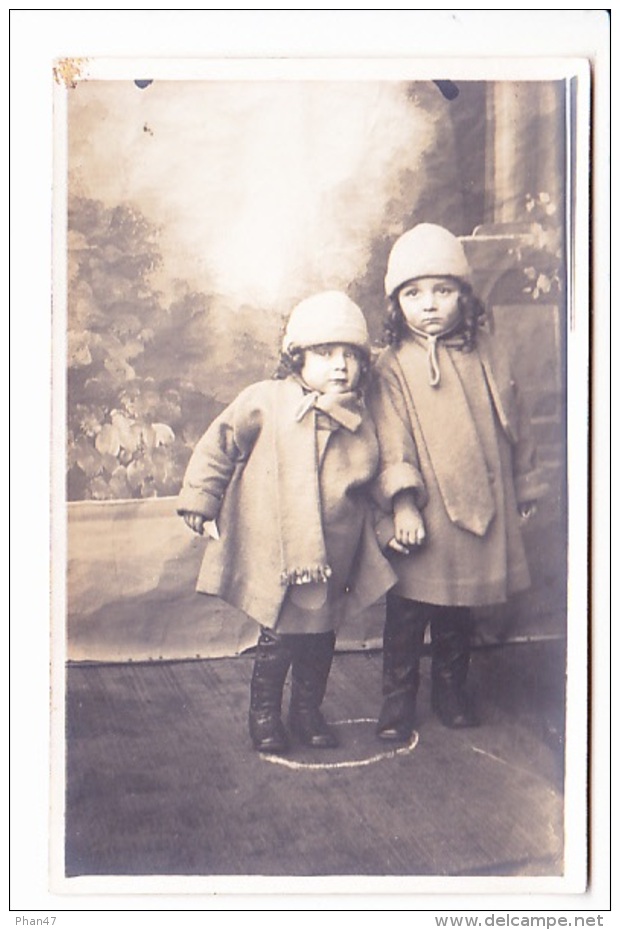 NORBERTE ET GASTON, DEUX ENFANTS EN MANTEAU, PORTRAIT, Ed. ? 1920 Environ - Photographie