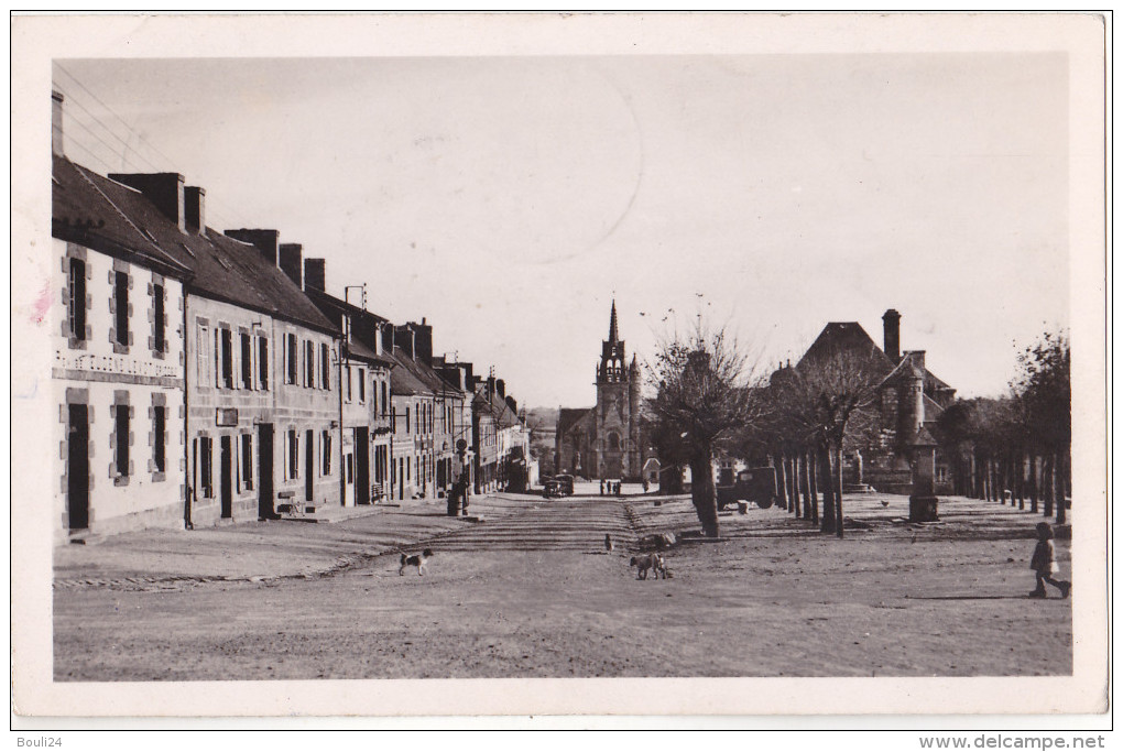 GUERLESQUIN EN FINISTERE LE HAUT DE LA PLACE  CPA CIRCULEE VOIR VERSO - Guerlesquin