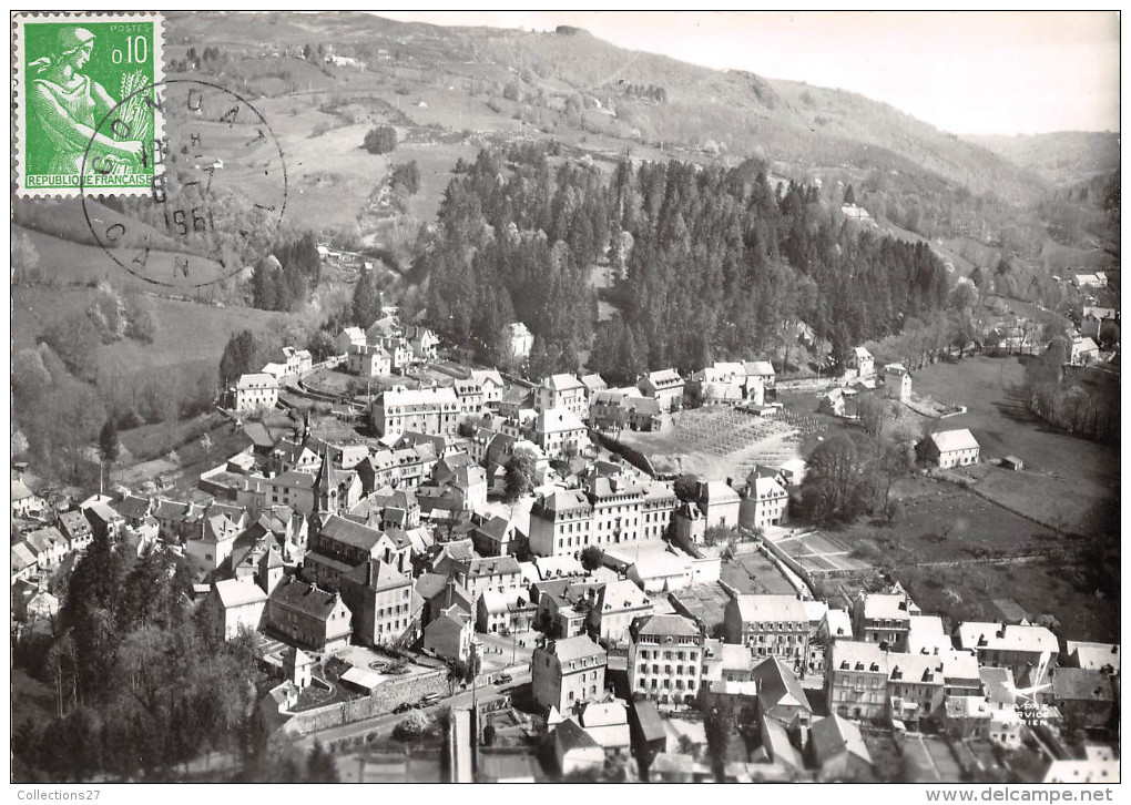 15-CONDAT-EN-FENIERS- VUE DU CIEL , LE CENTRE DU BOURG - Condat