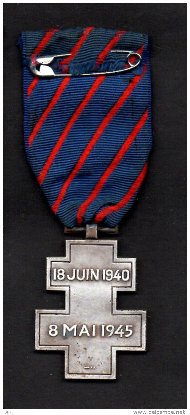 France - Décoration France Libre - 18 Juin 1940 / 8 Mai 1945 (verso Voir Scan) - France