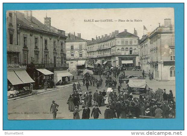 CPA - Métier Marchands Ambulants Le Marché Place De La Mairie SABLE-SUR-SARTHE 72 - Sable Sur Sarthe