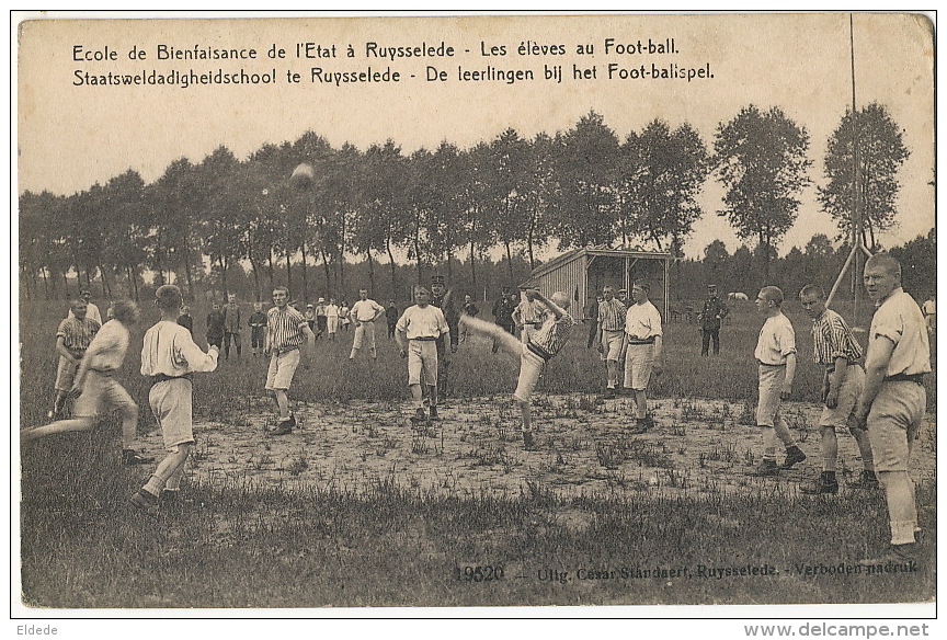 Ecole Bienfaisance De L' Etat Ruysselede Eleves Au Foot Ball  Stade Encadrement Militaire  19520 Edit Cesar Standaert - Ruiselede