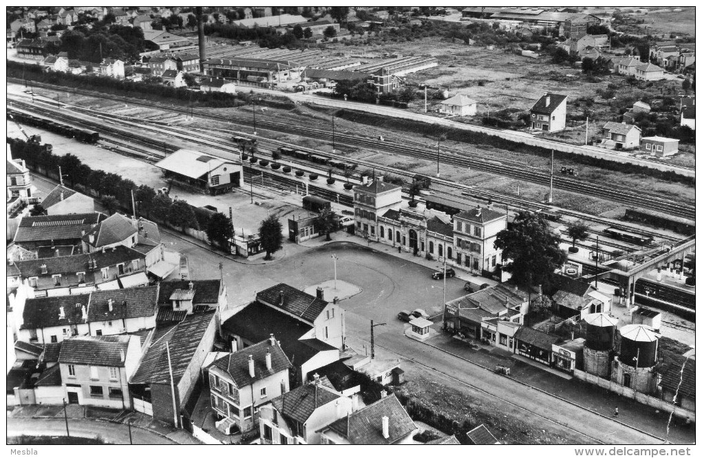 CPSM  -   ARNOUVILLE  Les  GONESSE  (95)   La Gare - Arnouville Les Gonesses