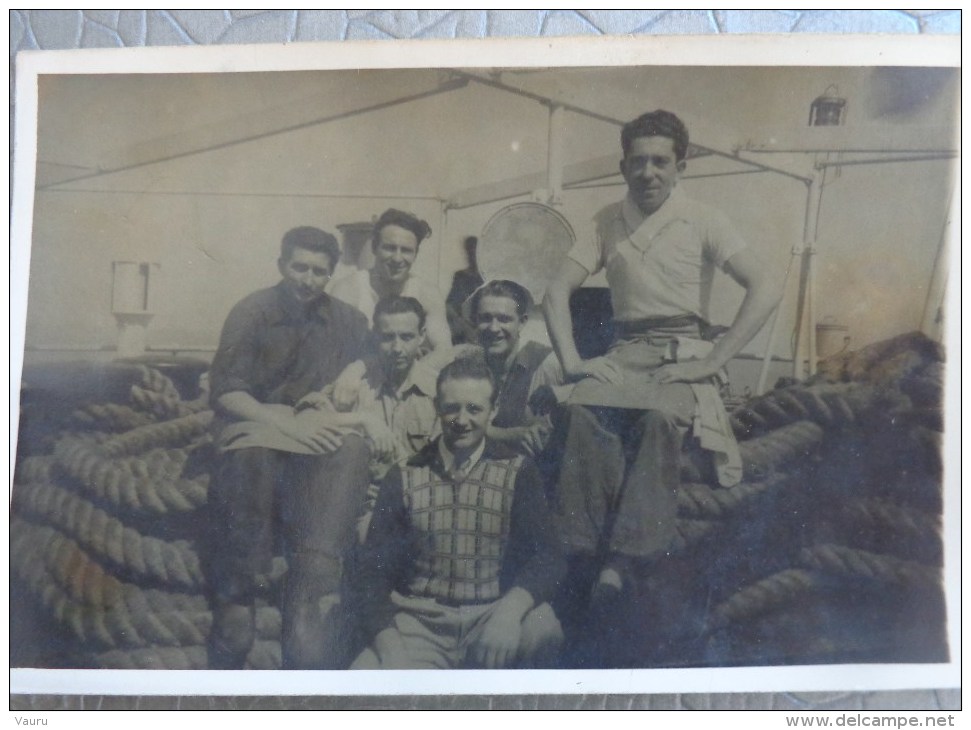 CARTE PHOTO PETROLIER CHAMPAGNE ESCALE A PORT SAID 14 MARS 1952  EQUIPAGE LES CUISINIERS - Pétroliers