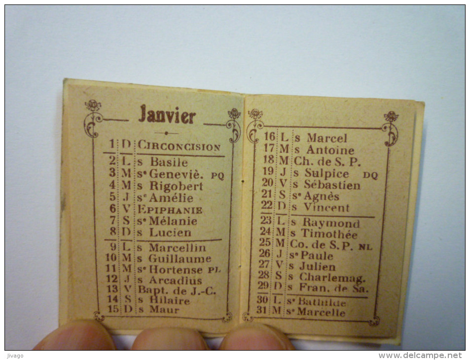 Très Joli Mini  CALENDRIER  1933  ((Format 3,5 X 5cm) - Autres & Non Classés