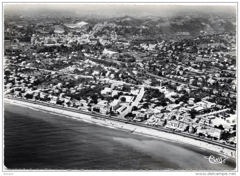 D06 . CPSM Gf 1954 . CAGNES  . Vue Panoramique Aerenne . Dans Le Fond  LE Vieux Cagnes . - Cagnes-sur-Mer