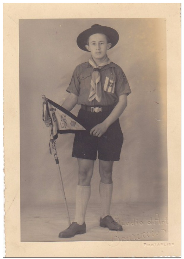 Carte Photo D´un Jeune Scout ,format 15 X 10 Cms - Scoutisme