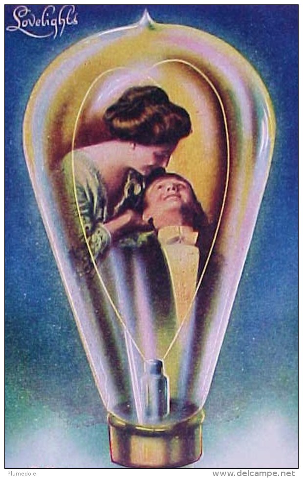 Cpa Photo Montage SURREALISTE COUPLE AMOUREUX Dans Une AMPOULE ELECTRIQUE , LoveLights    Recto Verso   ** Prix Fixe - Couples