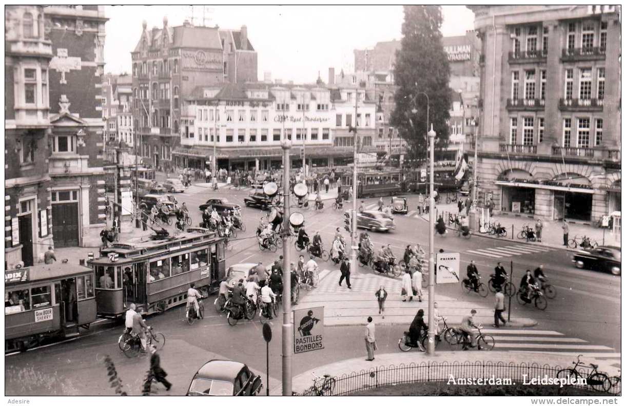 AMSTERDAM - Leidseplein, Strassenbahn, Belebte Strassenansicht, Orig.Fotokarte Um 1950 - Amsterdam