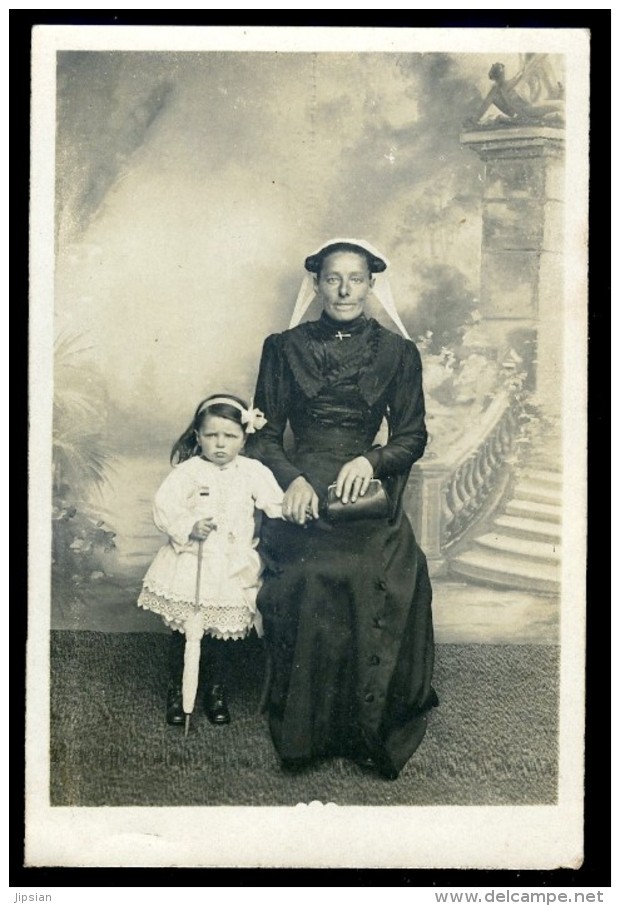 Cpa Carte Photo Bretonne Et Petite Fille  JIP13 - Bretagne