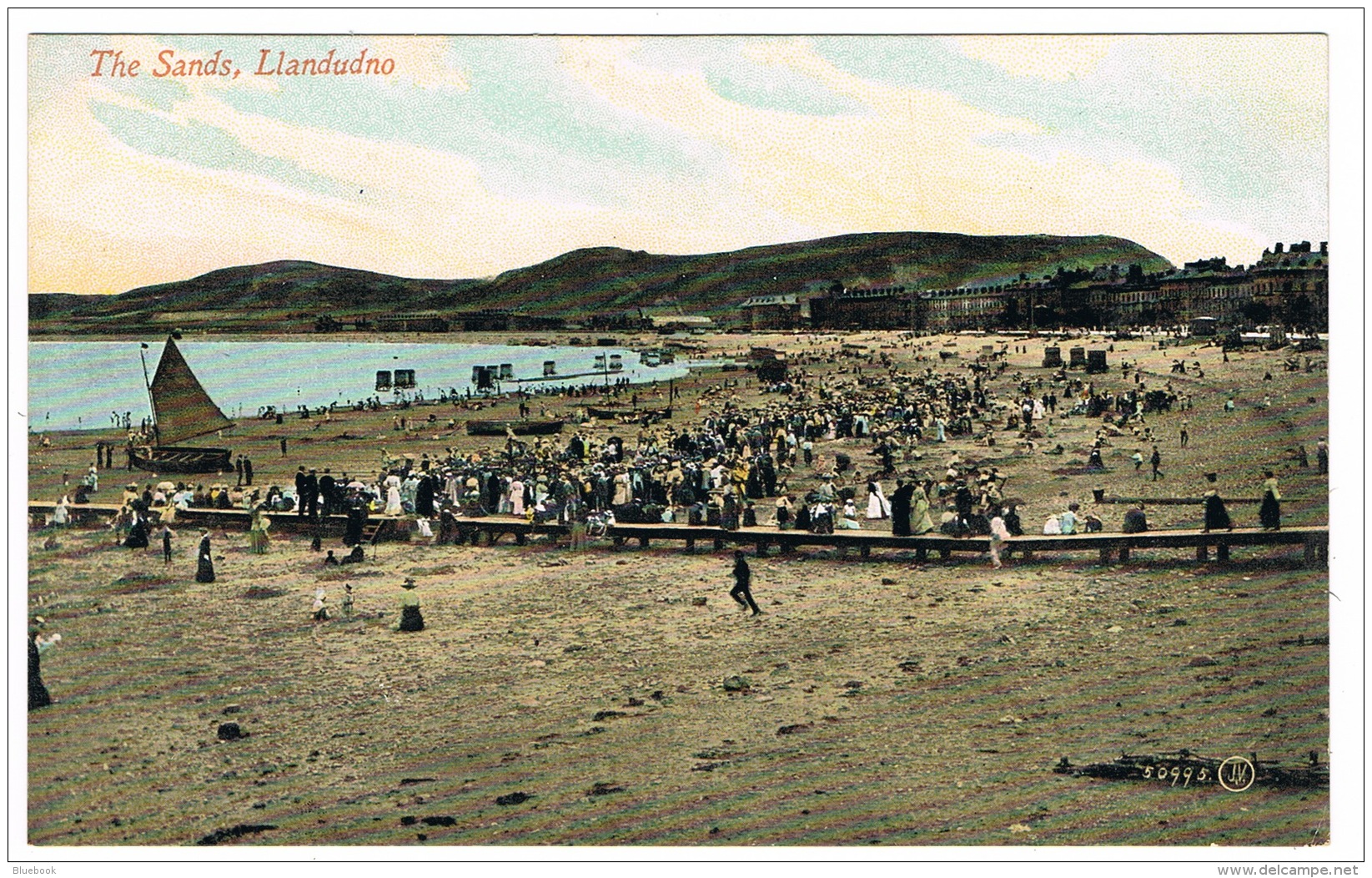 RB 1119 - Early Postcard - The Sands &amp; Crowds - Llandudno Caernarvonshire Wales - Caernarvonshire
