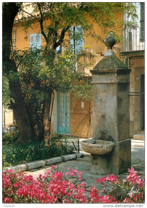 Place Des Remparts, Saint-Tropez, Var, France Postcard Posted 2005 Stamp - Saint-Tropez