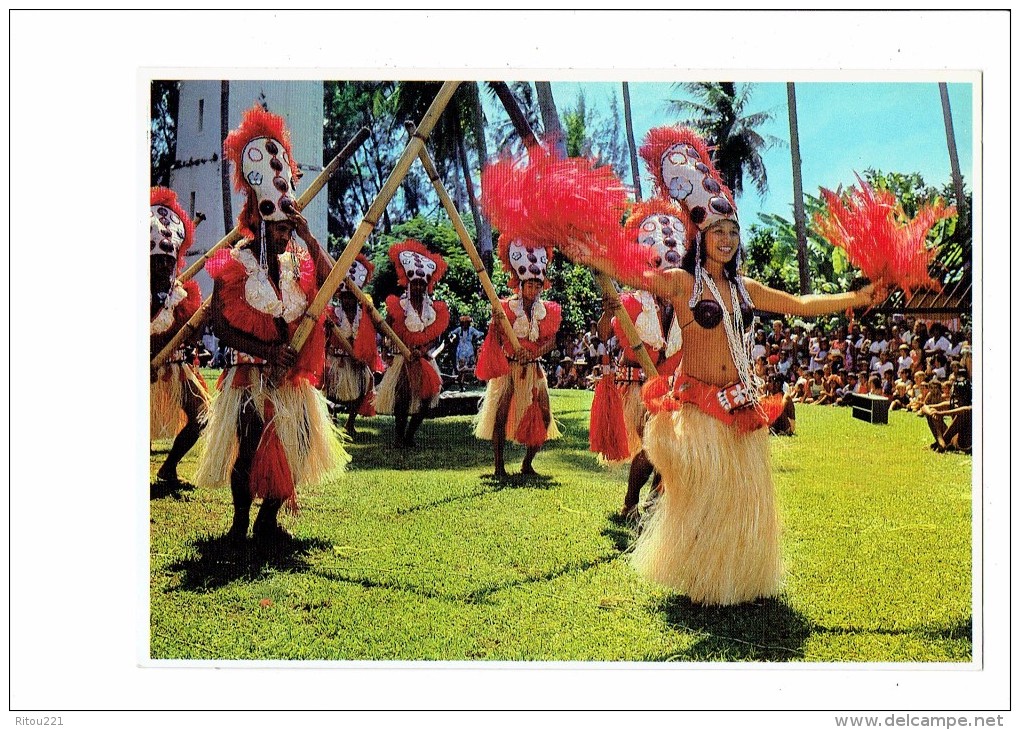 Tahiti - Danseurs - Danse Tahitienne à La Pointe Vénus - Femme Mi-nue Homme Folklore Costume - TEVA Sylvain 117 ? - Tahiti