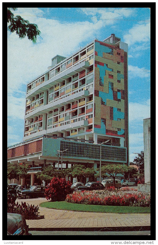 MOÇAMBIQUE - LOURENÇO MARQUES -BANCOS - Edificio Do Montepio ( Ed. Focarte L. Marques) Carte Postale - Mozambico