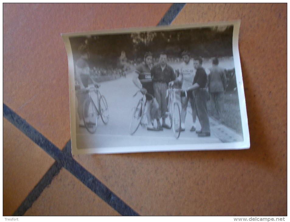 PHOTO FAUSTO COPPI  MAILLOT BIANCHI VELODROME DE LYON   U.C.M - Cyclisme