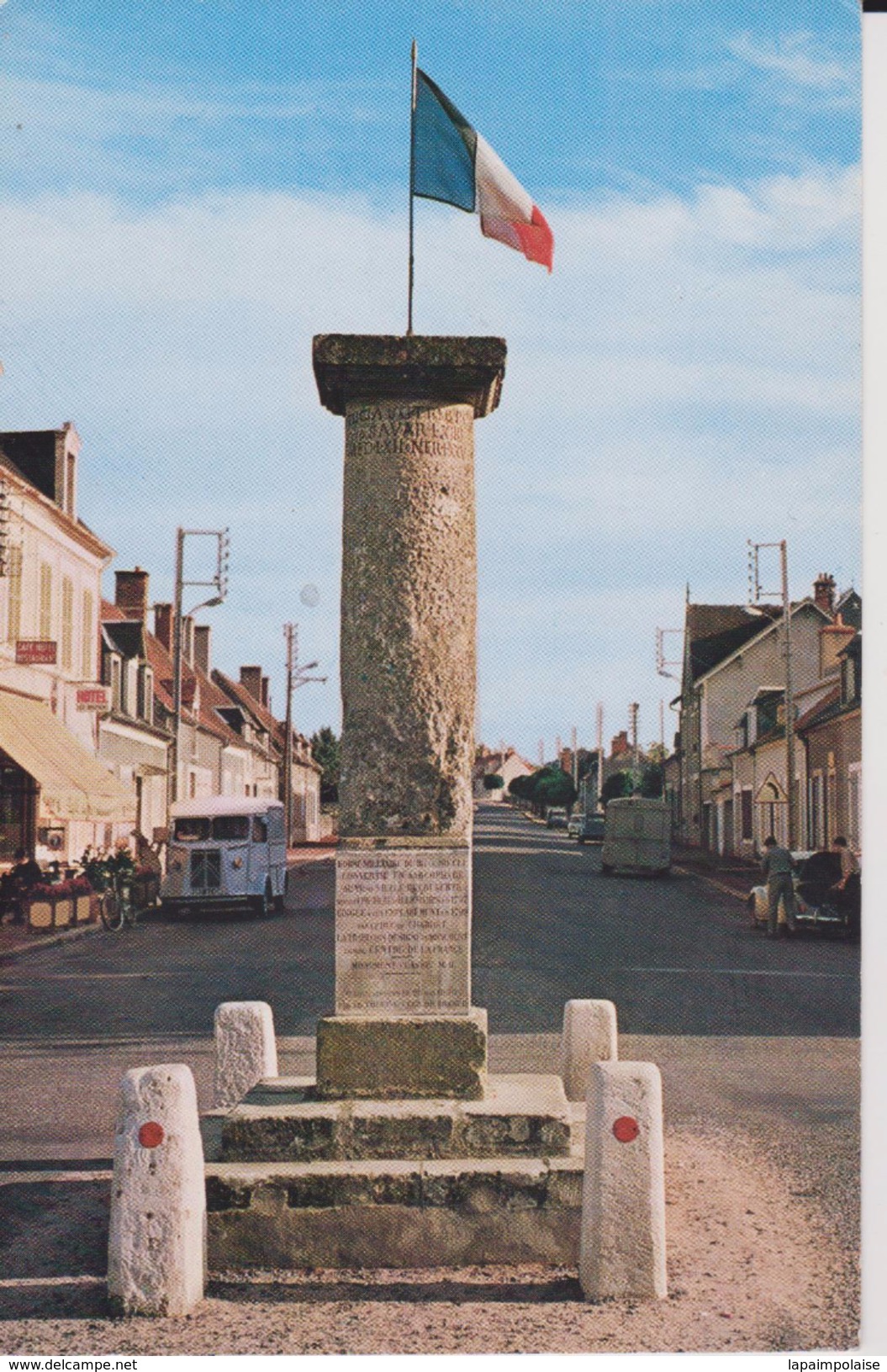 18 CHER BRUERE ALLICHAMPS  "  Borne Militaire Du III Eme Siecle Marquant Le Centre De La France "  Lys N° B 38 - Autres & Non Classés