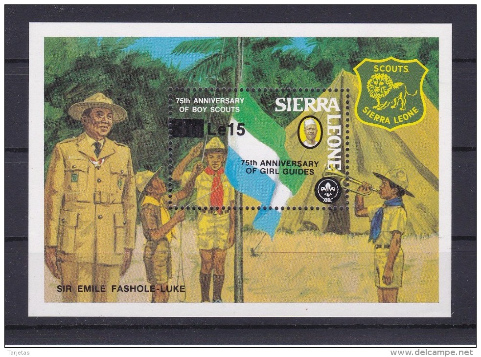 HOJA BLOQUE DE SIERRA LEONA DEL 75 ANIVERSARIO DE LOS BOY SCOUTS - Ungebraucht