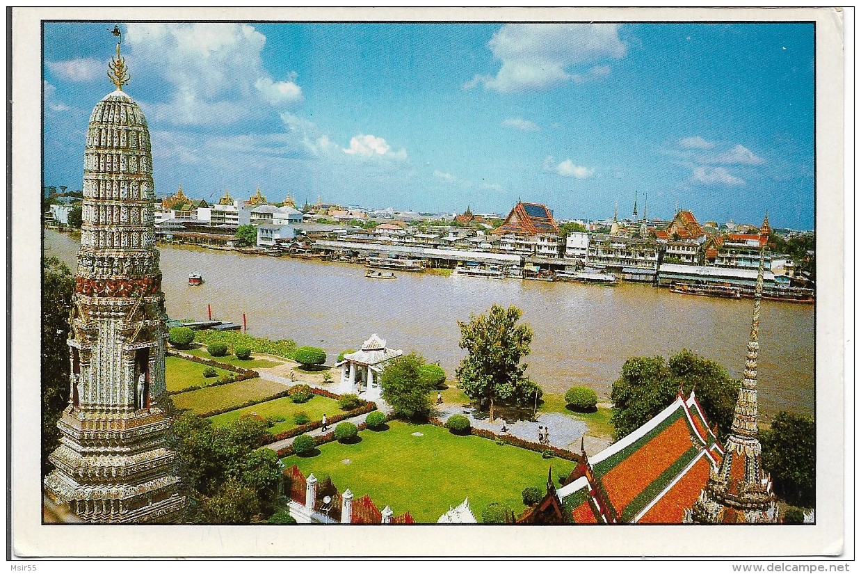 CPM -  THAÏLANDE - BANGKOK  - View Of Chao-Pra - Ya River , In Front Of Temple Of  Dawn . - Thailand