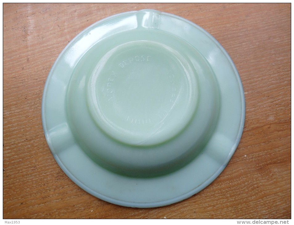 Cendrier -Bière  CHAMPIGNEULLES - Vert, Rond, Diamètre 14cm , Ht: 2,5cm, Porcelaine IVOREX - Cendriers