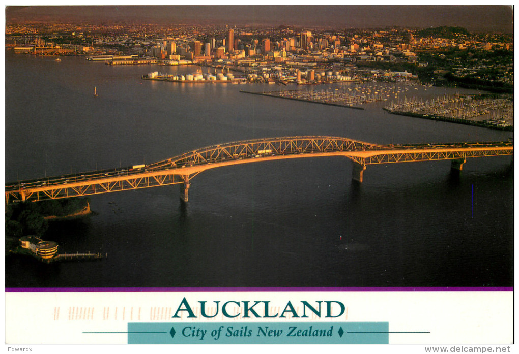 Harbour Bridge, Auckland, New Zealand Postcard Posted 2003 Stamp - Nieuw-Zeeland