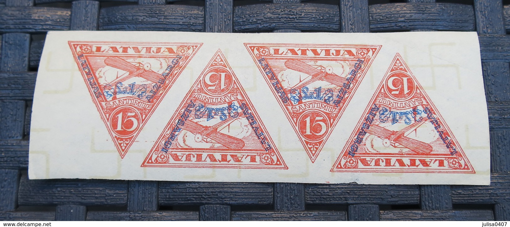 LETTONIE LATVIJA Bande De 4 Timbres Triangulaires Aviation 15 Non Dentelés - Lettonie