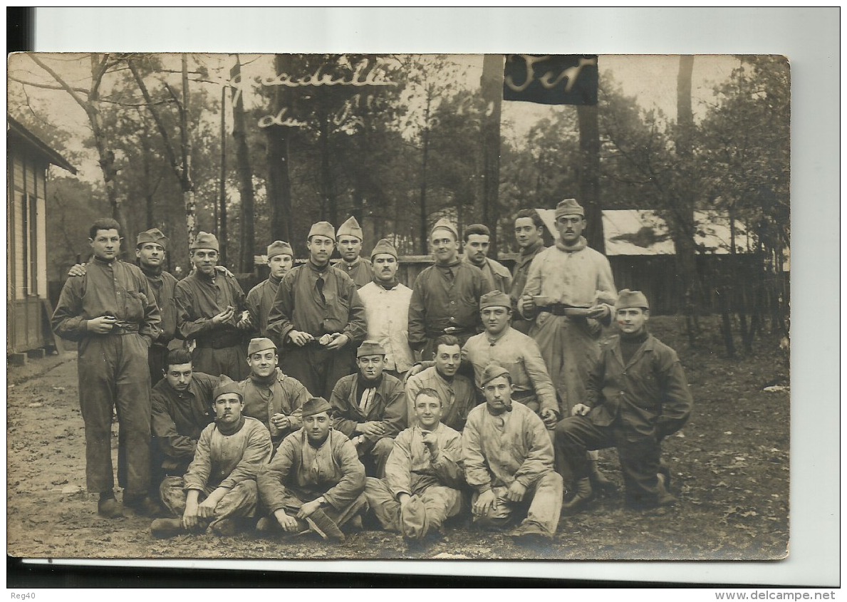 AVIATION - CARTE PHOTO -   Groupe  Aviateurs Base De? A Identifier  -  (QUADRILLE) - Aviateurs