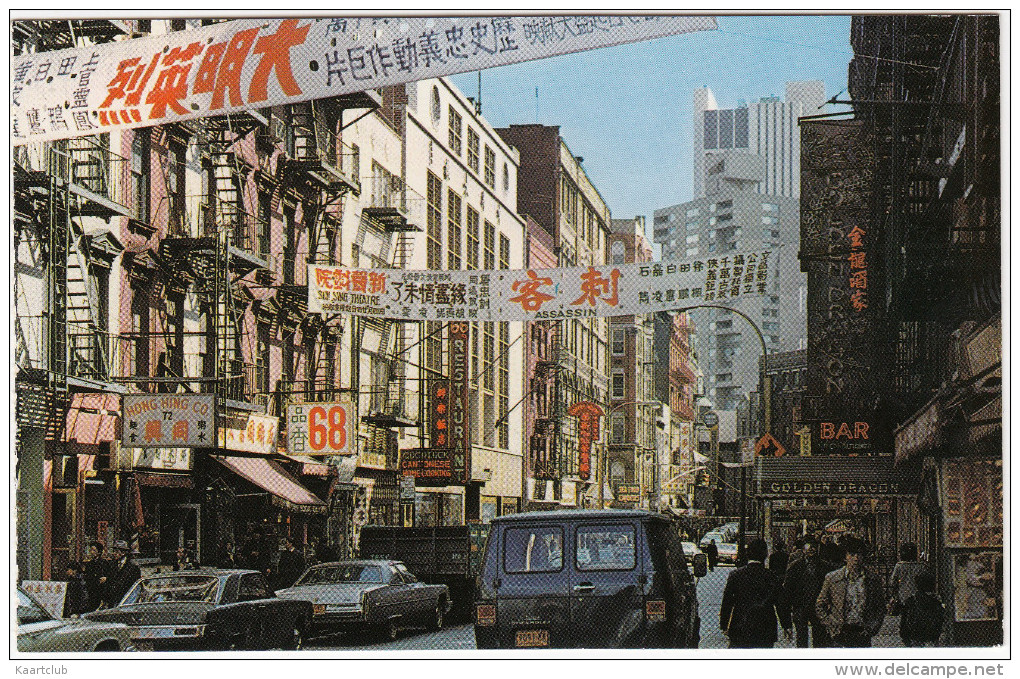 China Town : CHEVY VAN, DODGE DART ´70, CADILLAC DEVILLE COUPÉ ´71  - New York City - (USA) - Transportmiddelen