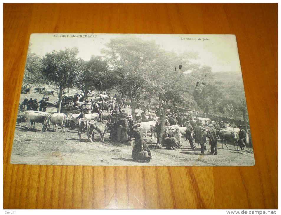 Loire, Grosse Animation Sur Le Champ De Foire De Saint Just En Chevalet; Piquage Héber Blanc à St Sauveur De Montagut,07 - Autres & Non Classés