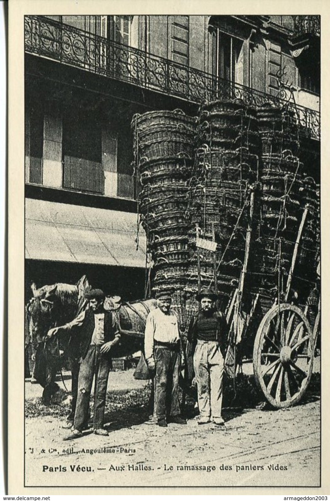 Y77  / REPRO CPA PARIS VECU / AUX HALLES LE RAMASSAGE DES PANIERS VIDES - Markthallen