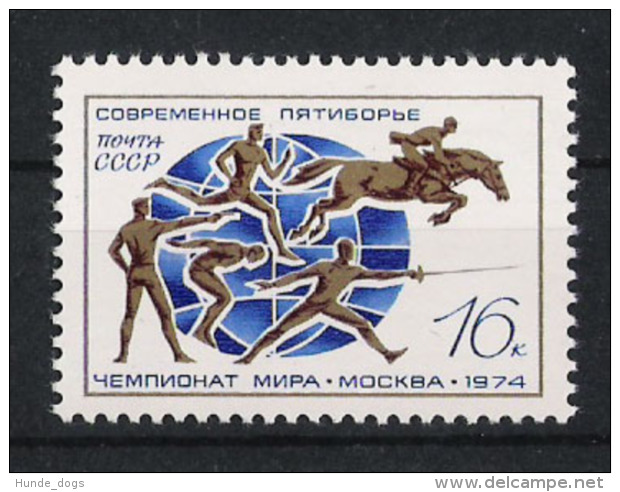 Sowjetunion Russia 1974 Mi# 4263 ** MNH Sport Fünfkampf Reiten Pferde Fechten Schwimmen Schiessen Laufen - Sonstige & Ohne Zuordnung