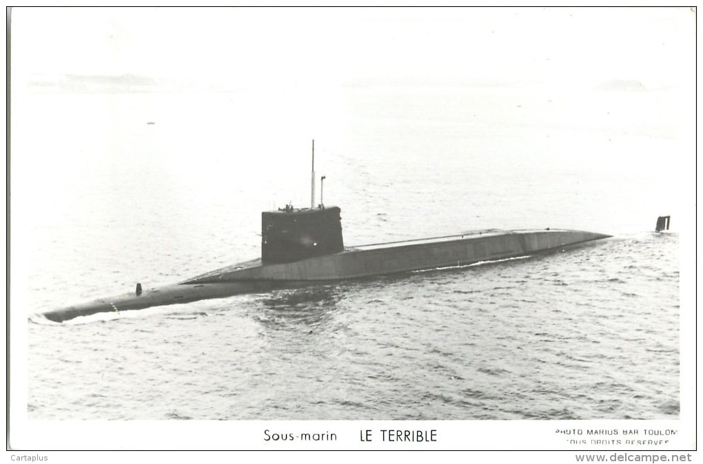 SOUS MARIN LE TERRIBLE TOULON MARIUS BAR NAVIRE DE GUERRE PAQUEBOT BOAT TRANSPORT BATEAU - Sous-marins