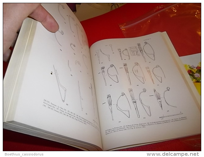 LES FIBULES EN GAULE MERIDIONALE 1985 Michel FEUGERE CNRS - Archéologie