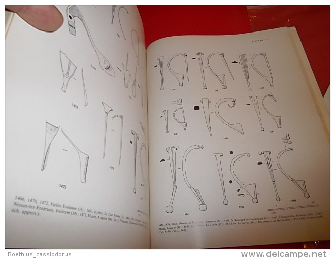 LES FIBULES EN GAULE MERIDIONALE 1985 Michel FEUGERE CNRS