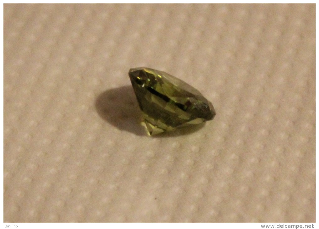 232 - Zircone verde - ct. 11.25