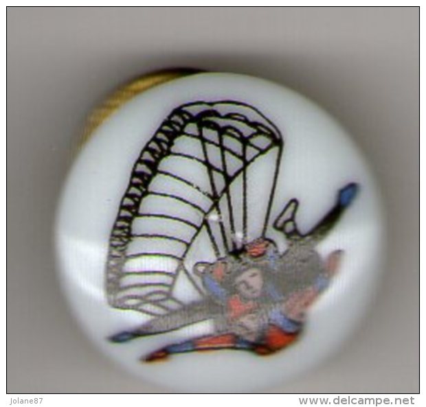 PIN S PORCELAINE  THOSCA    PARACHUTISME - Parachutisme