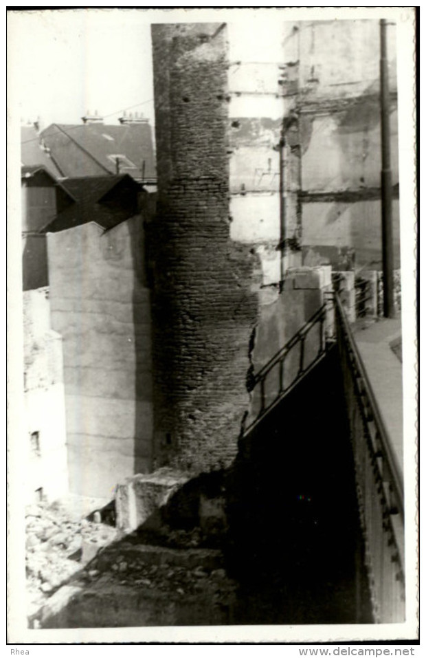 44 - NANTES - PHOTO Collée Sur Bristol - Rue De L´arche Sèche Après Bombardements - - Lieux