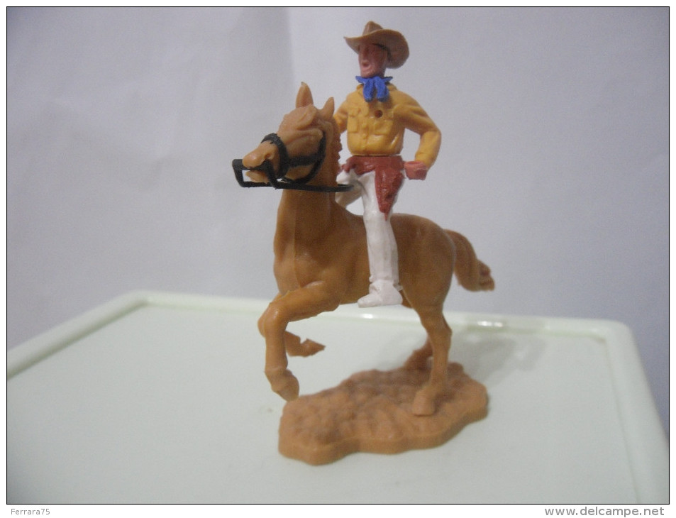 Small figures - TIMPO TOYS:INDIANO-COWBOY A CAVALLO-MADE IN ENGLAND-VINTAGE.