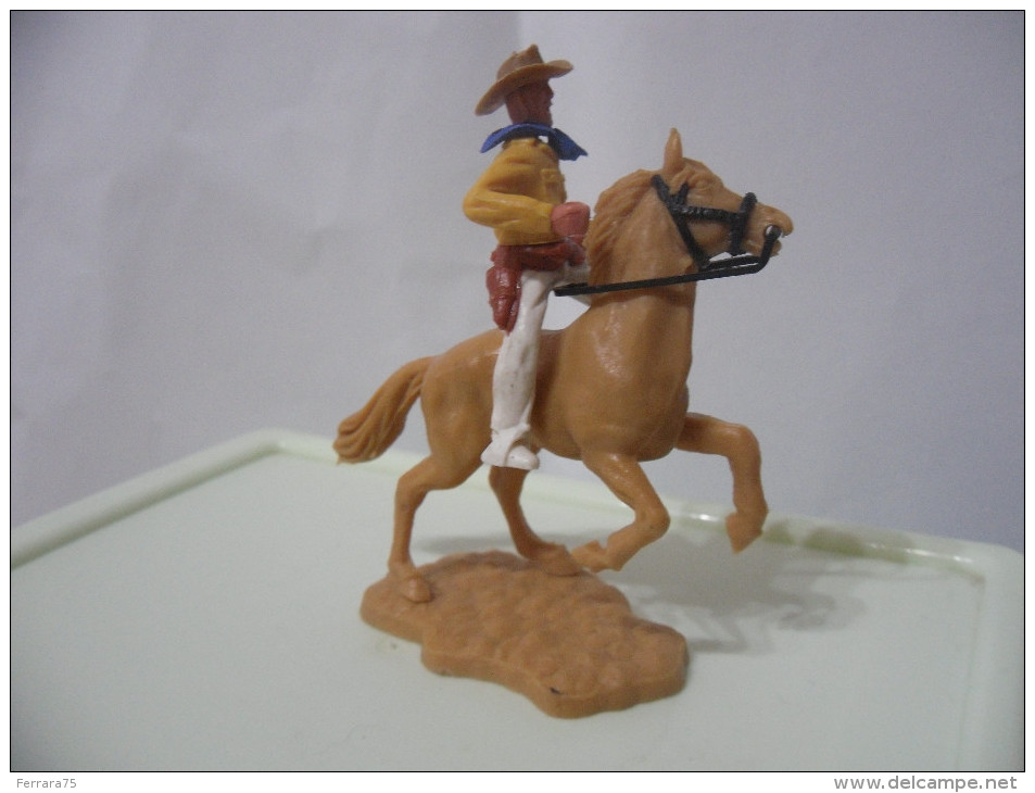 Small figures - TIMPO TOYS:INDIANO-COWBOY A CAVALLO-MADE IN ENGLAND-VINTAGE.