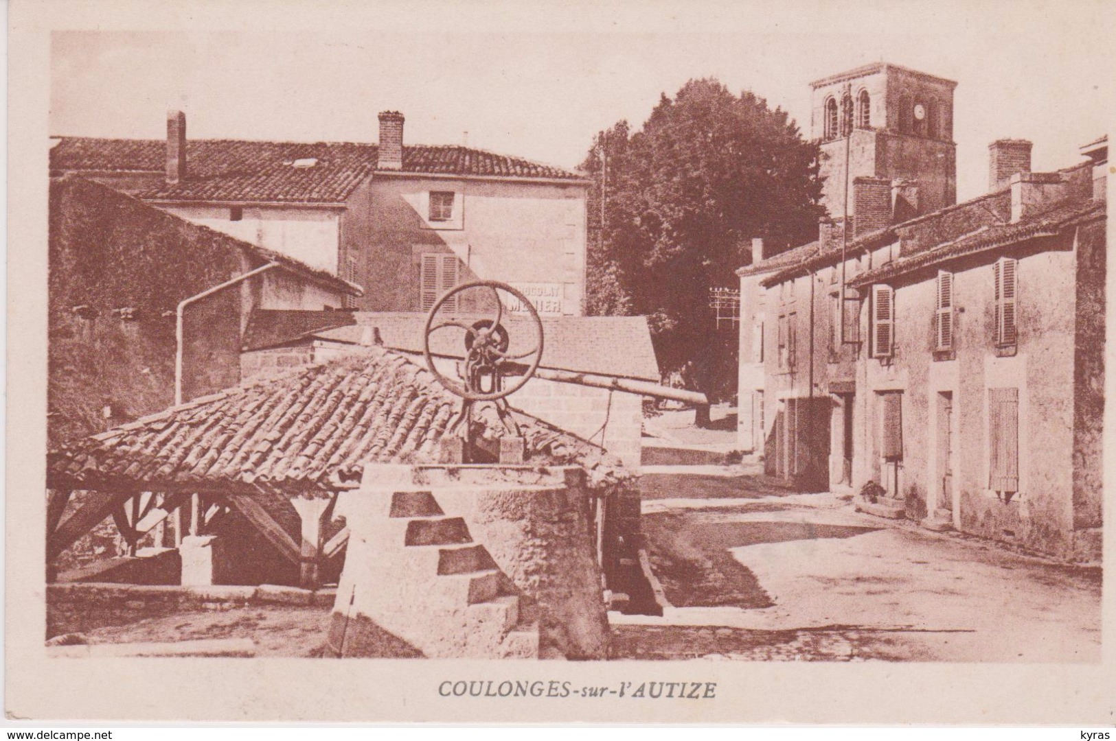 COULONGES SUR L' AUTIZE ( 79 )  Rue De L'Eglise - Coulonges-sur-l'Autize