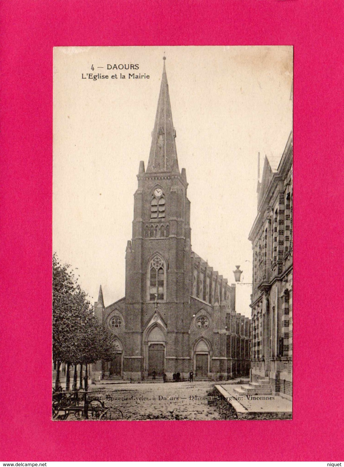 80 SOMME, DAOURS, L'Eglise Et La Mairie, Animée, 1926, (Fupart, Dumesnil, Mergain) - Autres & Non Classés