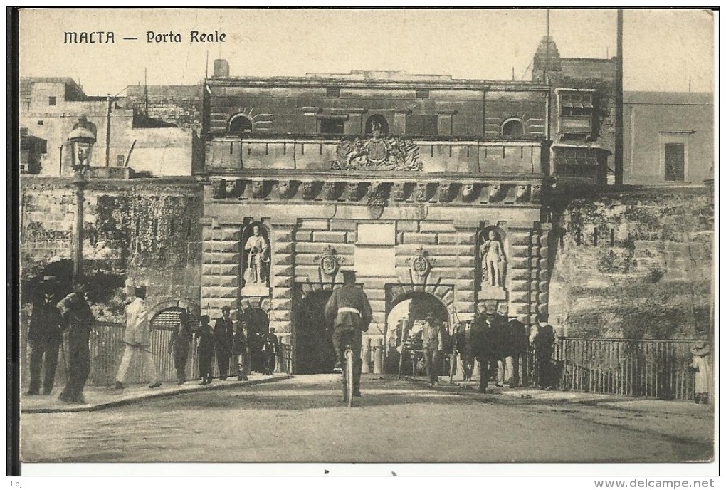 MALTA , Porta Reale  , 1914 , CPA ANIMEE + Cachet  Au Dos " MARINE FRANCAISE , SERVICE A LA MER " - Malta