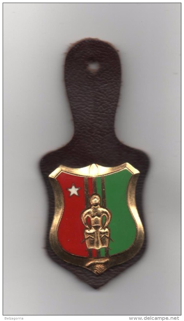 INSIGNE  DU TOGO   ( République Du TOGO )  -  (   à  Définir )  - VOIR SCANS - Policia