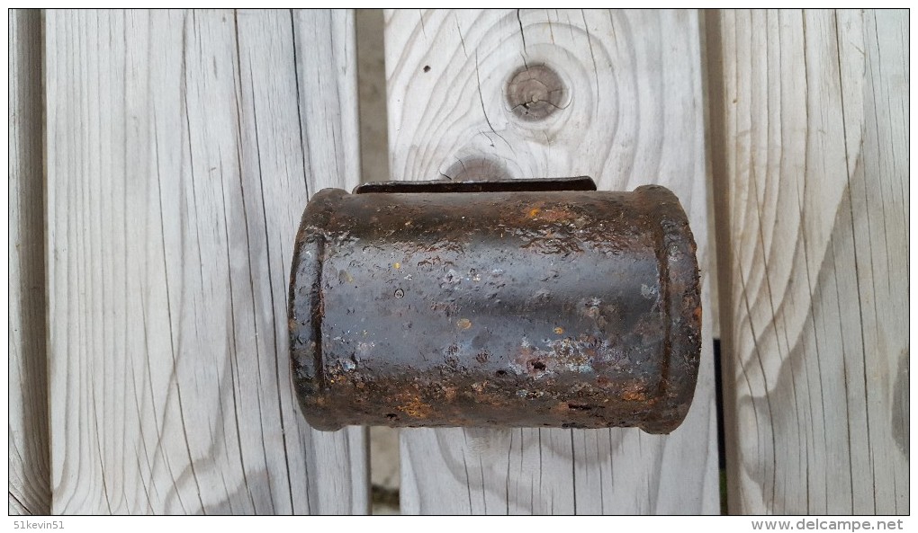 Pot Grenade A Manche Fouille - 1914-18