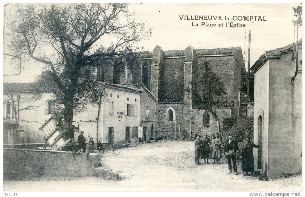 Villeneuve La Comptal - La Place De L´église - Autres & Non Classés