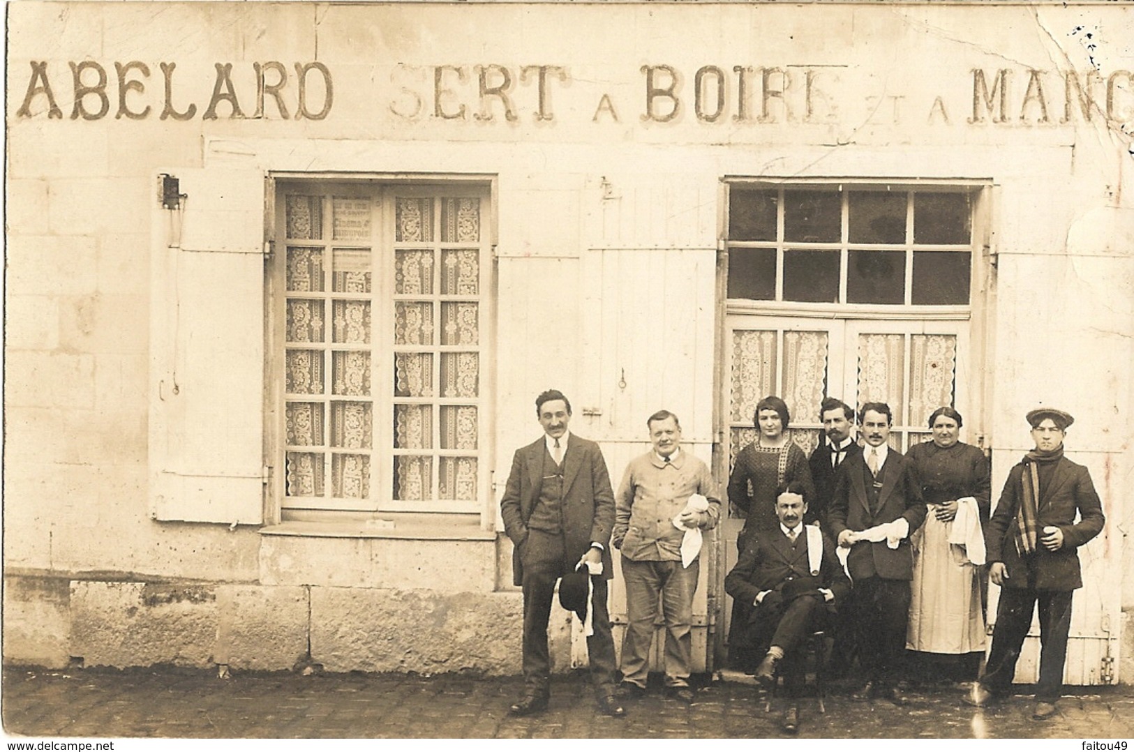 Carte Photo A Découvrir  Maison ABELARD SERT A BOIRE  ET A MANGER (ed Guillominot Boespflug Et Cie PARIS)  83 - Photographie