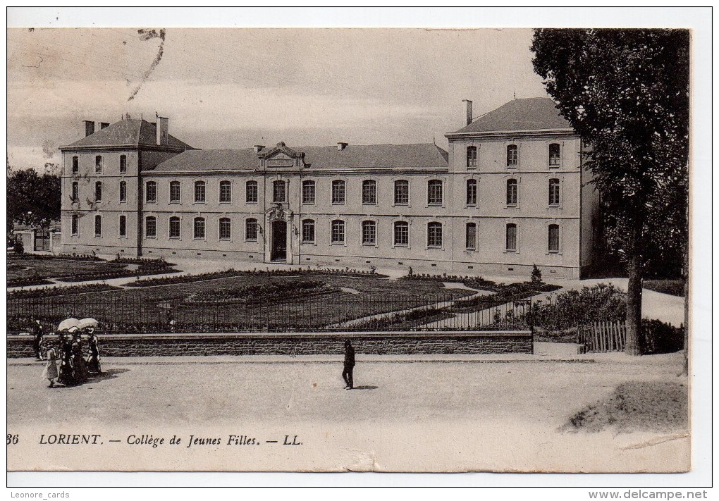 CPA.56.Lorient.College De Jeunes Filles.Animé Personnages. - Lorient