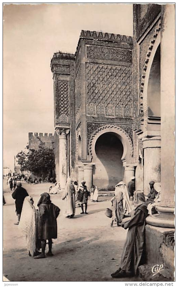 MAROC   MEKNES  AUTOUR DE BAB MANSOUR - Meknès