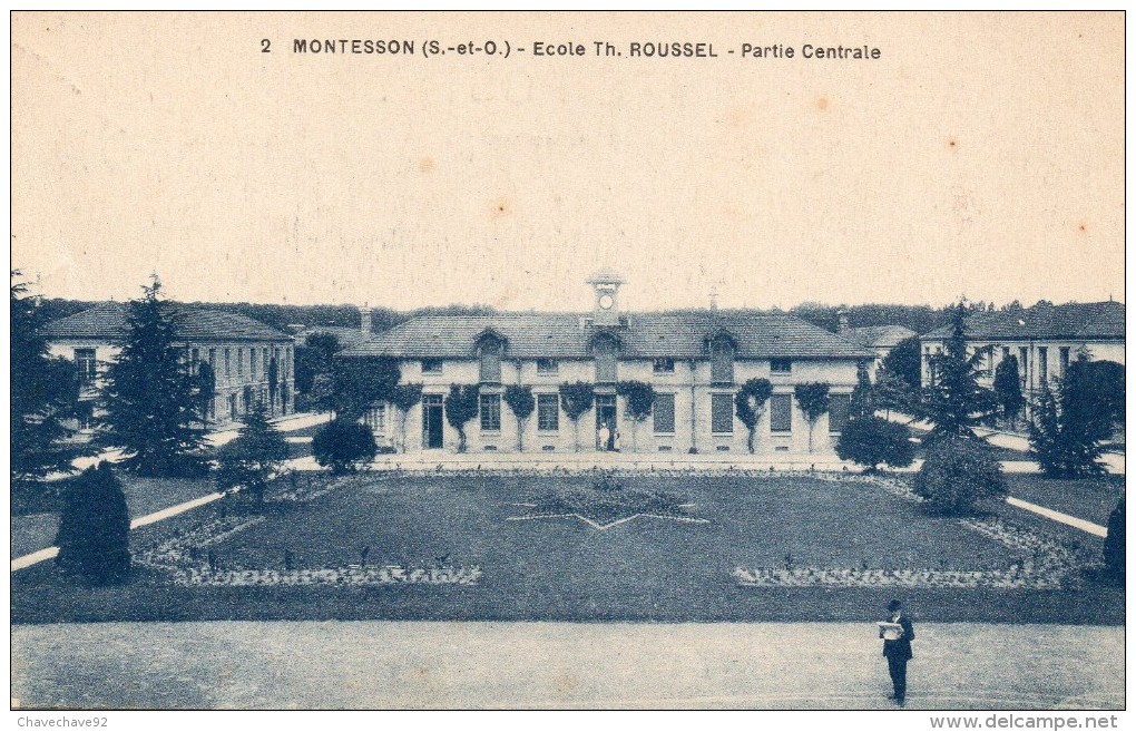 CPA     -    MONTESSON      -     ECOLE  Th  ROUSSEL   -   PARTIE CENTRALE - Montesson