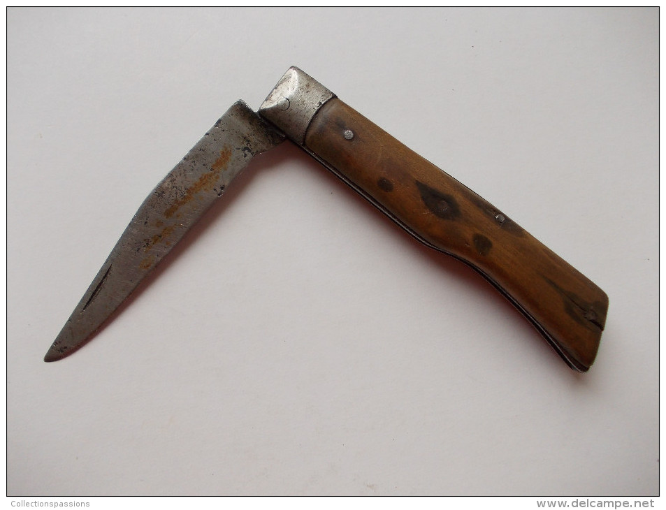 - Couteau. Canif - Ancien Couteau - - Knives